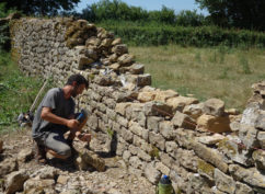 « L’Atelier de l’Ecomusée » consacré aux murets en pierre sèche est REPORTé
