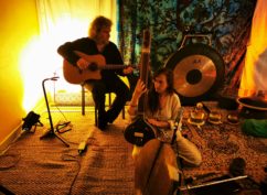 Soirée musicale avec à l’écoute du silence et Leïla Taïga