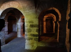 Les journées du patrimoine. Visite guidée de la crypte Saint-Andoche et de la porte romaine de l’ouest